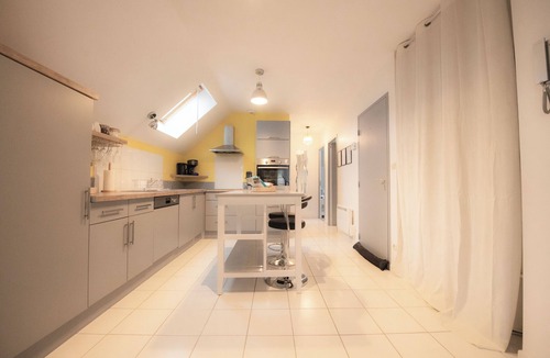 Verberie Apartment | 2 Bedroom Apartment in Verberie