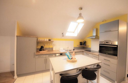 Verberie Apartment | 2 Bedroom Apartment in Verberie