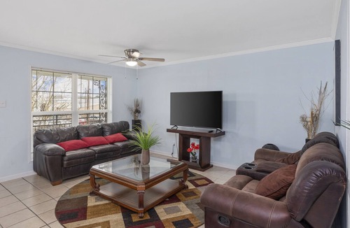 Iowa House | 2 Bedroom apartment in Iowa, La #3