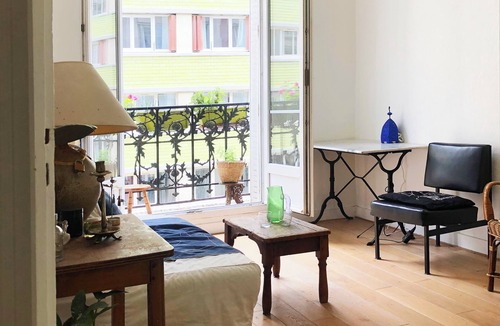 Amerique Apartment | 2 Bedroom Apartment in Paris