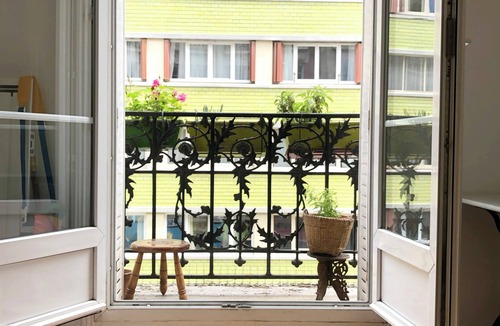 Amerique Apartment | 2 Bedroom Apartment in Paris