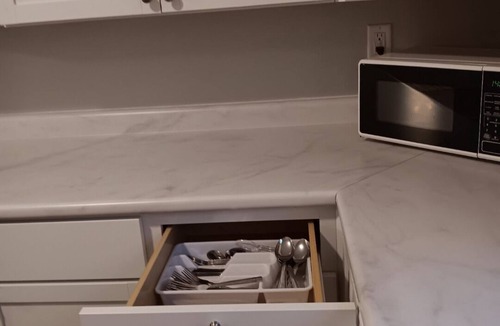 Lewis Apartment | 2-bedroom apartment in pleasant Lewis with air conditioning