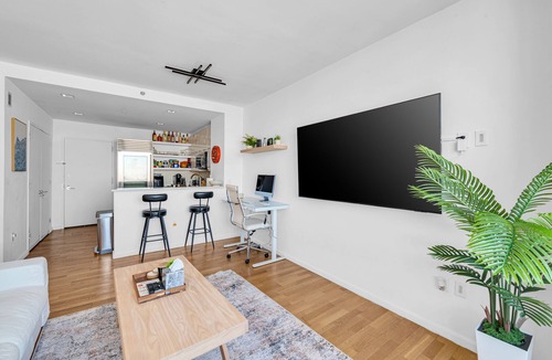 Midtown West Apartment | 2-bedroom apartment in brilliant New York with AC