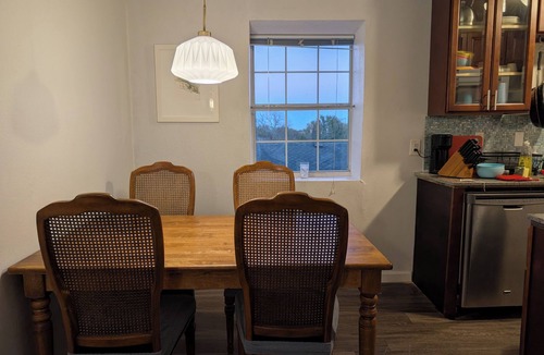 Fort Worth Apartment | 2-bedroom apartment in lovely Fort Worth with AC