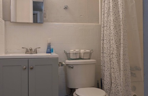 Fort Worth Apartment | 2-bedroom apartment in lovely Fort Worth with AC