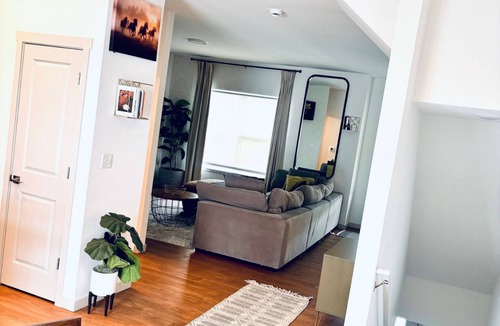 Springdale Apartment | 2-bedroom apartment in delightful Springdale with cool AC and gym access