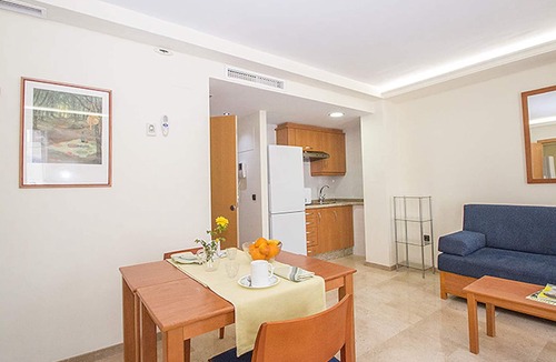 Trinitat Apartment | 2 Bedroom apartment with balcony. VIV 12