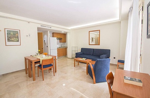 Trinitat Apartment | 2 Bedroom apartment with balcony. VIV 12