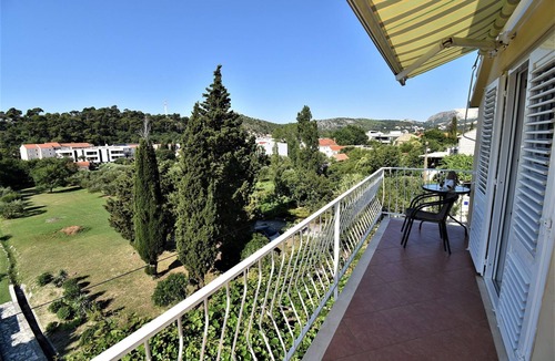 Srebreno Apartment | 2 bedroom apartment with garden