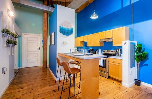 Downtown Apartment | 2 Bedroom Apartment with Large Patio, Hammocks