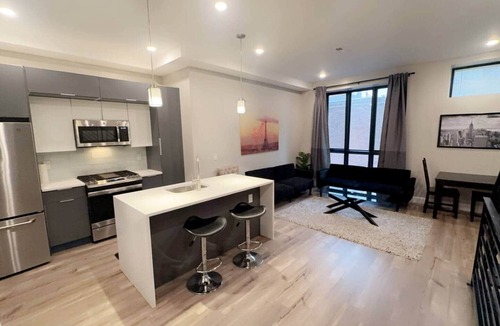 Fairmount Apartment | 2 bedroom, Art museum, private roof deck.