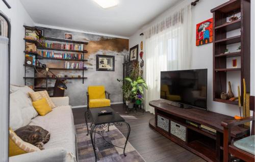 Sarsoni Apartment | 2 Bedroom Awesome Apartment In Drazice