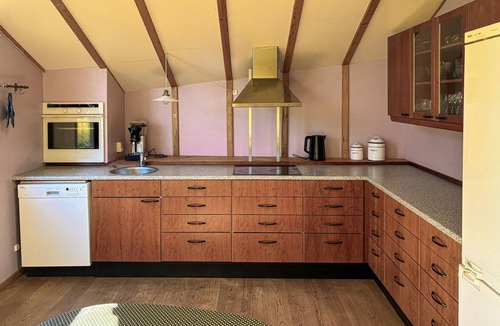 Dannemare House | 2 bedroom awesome home in Dannemare