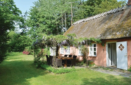 Smidstrup Strand House | 2 bedroom awesome home in Gilleleje