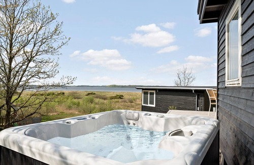 Hojslev House | 2 bedroom awesome home in Højslev