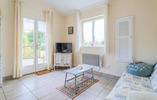 Gueschart House | 2 Bedroom Awesome Home In Gueschart