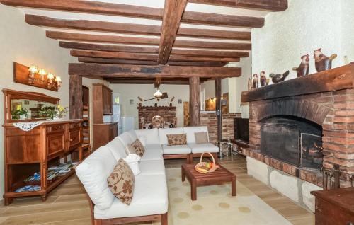 Rubigny House | 2 Bedroom Awesome Home In Rubigny