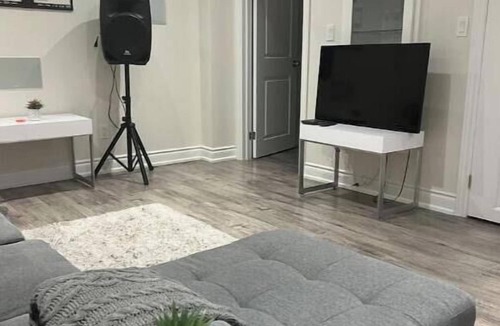 Mount Pleasant Apartment | 2-bedroom basement suite