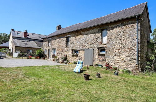 Andouille-Neuville House | 2 bedroom beautiful home in Andouillé-Neuville