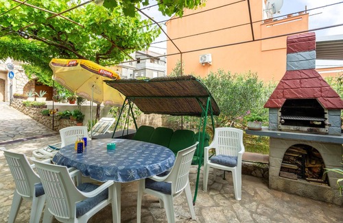 Punat Apartment | 2 bedroom beach front apartment in Punat