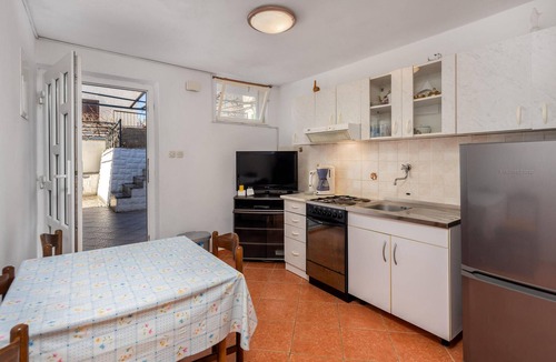 Veljun Primorski Apartment | 2 bedroom beach front apartment in Senj
