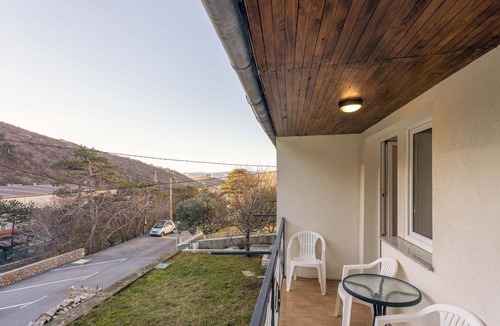 Veljun Primorski Apartment | 2 bedroom beach front apartment in Senj