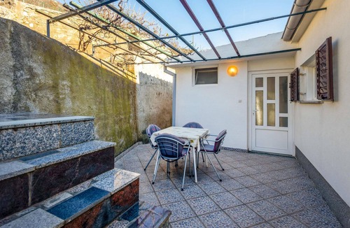 Veljun Primorski Apartment | 2 bedroom beach front apartment in Senj