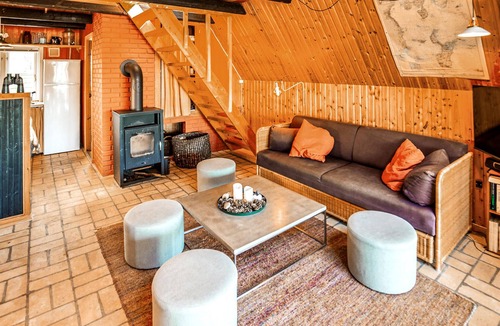 Øer Strand House | 2 bedroom beach front home in Ebeltoft