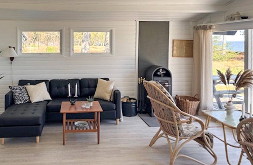 Hojslev House | 2 bedroom beach front home in Højslev