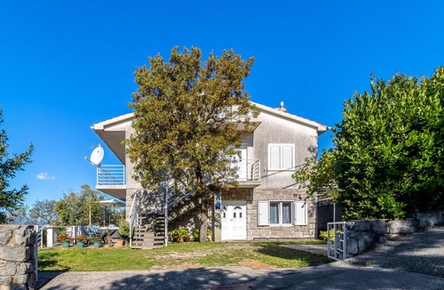 Smrika House | 2 bedroom beach front home in Smrika