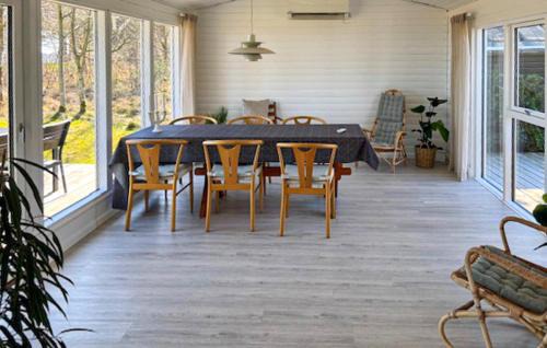 Hojslev House | 2 Bedroom Beach Front Home In Højslev