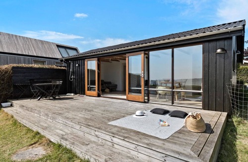 Ronde House | 2 bedroom beach front home in Rønde