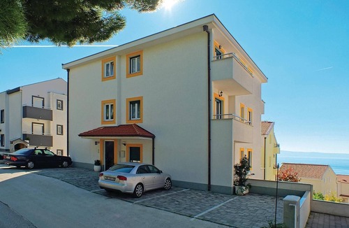 Zelenka Apartment | 2 bedroom beach front apartment in Makarska