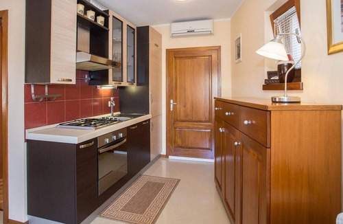 Dajla House | 2 bedroom beach front home in Novigrad