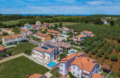 Dajla House | 2 bedroom beach front home in Novigrad