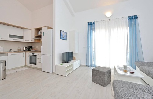 Vrsi Apartment | 2 bedroom beach front apartment in Vrsi-Mulo