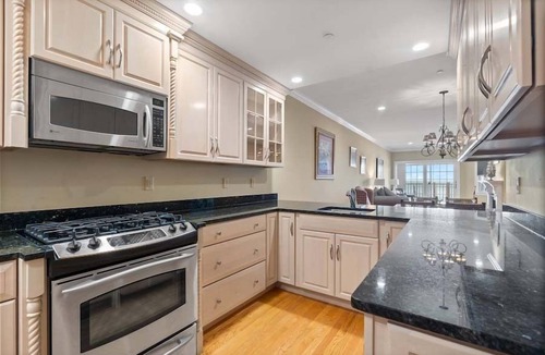 Falmouth Heights Condo | 2 Bedroom Beachfront Falmouth Condo RPAM051