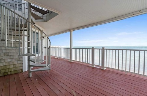 Falmouth Heights Condo | 2 Bedroom Beachfront Falmouth Condo RPAM051