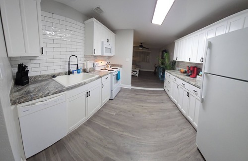 Seaside Homes House | 2-bedroom beachside getaway in marvelous Ormond Beach