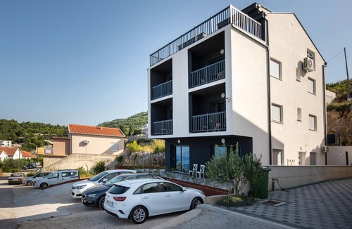 Komarna Apartment | 2 bedroom beautiful apartment in Komarna