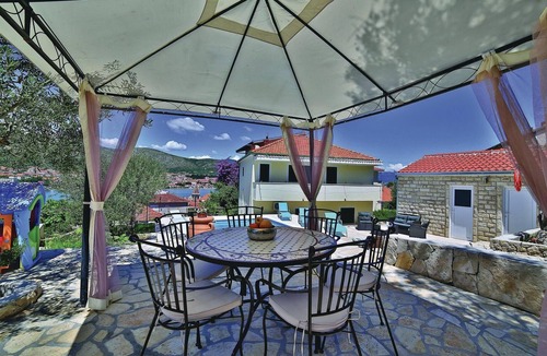 Trogir Apartment | 2 bedroom beautiful apartment in Trogir