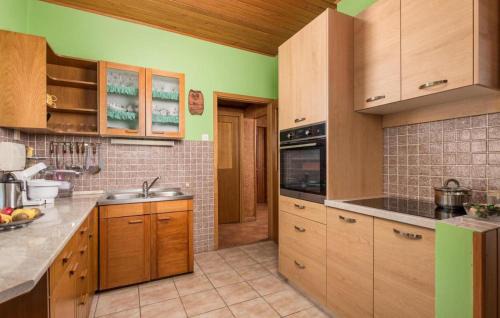 Sarsoni Apartment | 2 Bedroom Beautiful Apartment In Rijeka