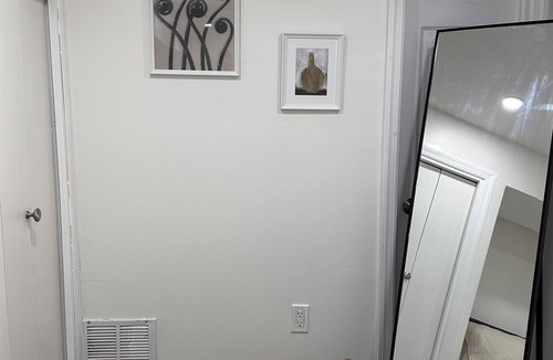 Belleville Apartment | 2 Bedroom Belleville Beauty