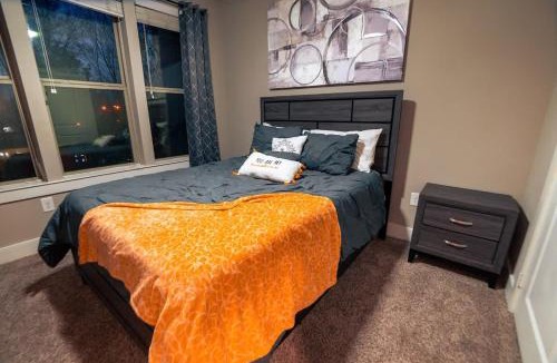 Lindridge-Martin Manor Apartment | 2 Bedroom Buckhead Suite