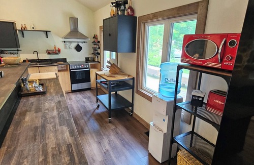 Big Bay Point House | 2-bedroom bungalow back to th golf course in welcoming Innisfil