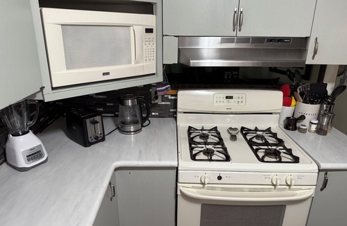 Colfax House | 2-bedroom bungalow in serene Applegate CA USA with AC & WiFi