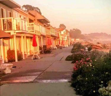 Rio del Mar House | 2 bedroom bungalow with hot tub