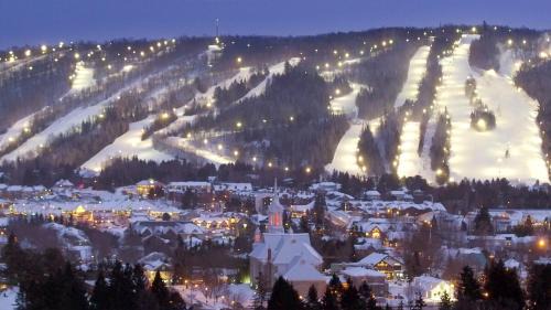Saint-Sauveur Apartment | 2 bedroom condo Ski in Ski out Sommets St-Sauveur