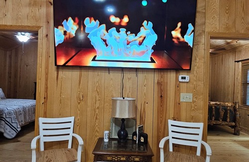 Lawrence County Cabin | 2-bedroom cabin in the heart of Amish country in Ethridge Tennessee.