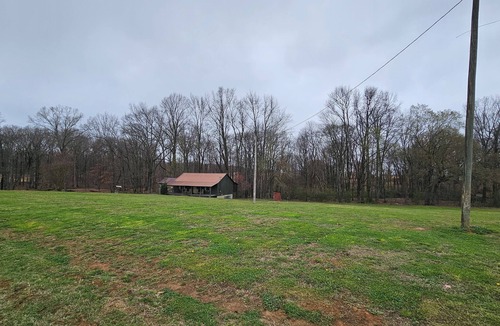 Lawrence County Cabin | 2-bedroom cabin in the heart of Amish country in Ethridge Tennessee.